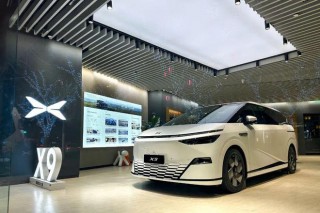 对话小鹏汽车何小鹏：我希望走慢一点，少摔跤