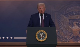 特朗普的之一周：“退群”，“围追堵截”非法移民，喊话美联储降息，拟投5000亿美元“星际之门”