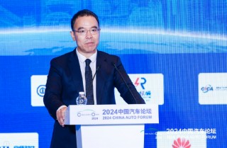 吉利杨学良：坚决不玩小聪明内卷游戏，坚决 *** 非法犯罪行为