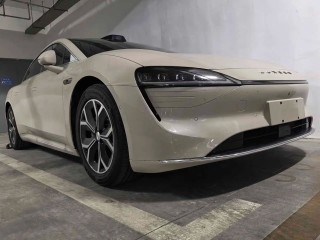 鸿蒙智行新款智界 S7 谍照曝光：车顶与车身同色，换装新轮毂