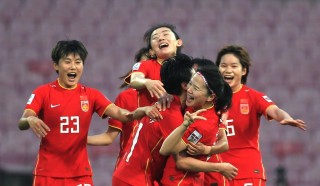 中国女排获世界杯8金(中国女排在世界杯上首夺世界冠军)