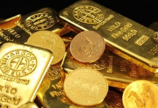 一周外盘头条|特朗普：鲍威尔“越早走人越好” 金价再创新高 4000美元可期？ 黄仁勋：中国市场至关重要