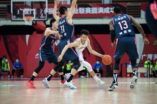 广东男篮今天的比赛(广东男篮今天的比赛在哪个台播出)
