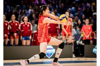 中国女排今天排球比赛(中国女排今天排球比赛女抓)