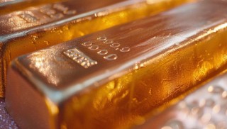 高位跳水！“黄金巨震”冲上热搜之一