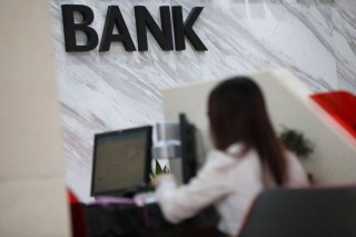 国际金价创新高，A股、港股黄金概念股大涨！国内部分品牌金饰价格涨破1000元/克！