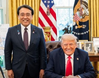 一周外盘头条|特朗普：鲍威尔“越早走人越好” 金价再创新高 4000美元可期？ 黄仁勋：中国市场至关重要