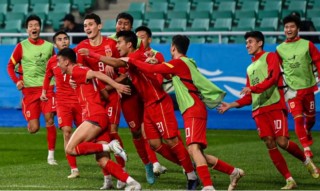 国足vs新加坡(国足VS新加坡世预赛)
