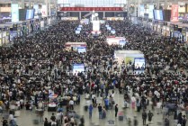 最火“五一”预订！小长假前两日多地接待游客量两位数增长，出境游订单井喷