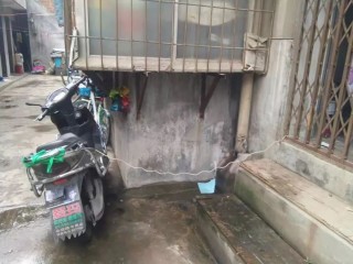 小区无人智能充电棚起火致多车损毁的简单介绍