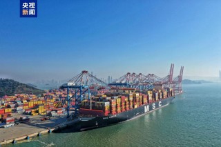 助力“出海” 一季度“丝路海运”集装箱航线开行超1000艘次