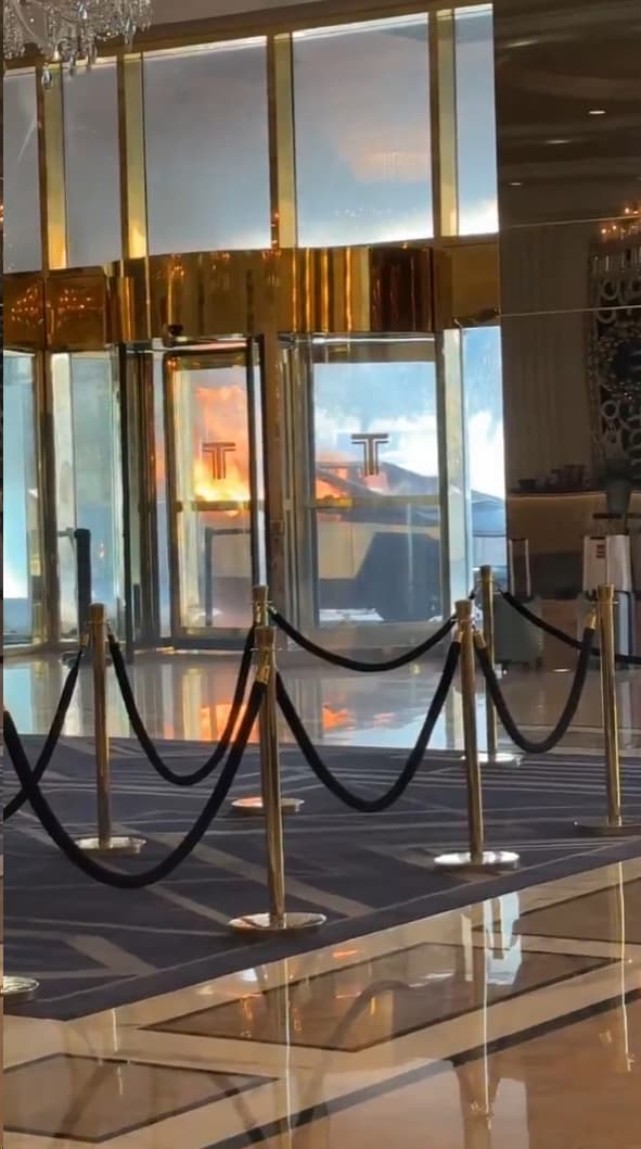 拉斯维加斯特朗普酒店外一辆特斯拉皮卡爆炸 正作为恐怖事件调查  第1张