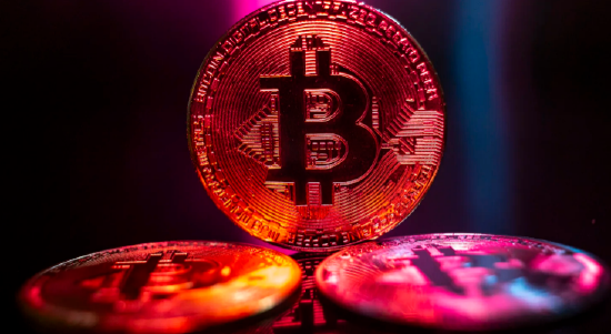 比特币跌至三个月更低 特朗普交易的最后一道堡垒坍塌  第1张
