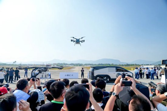 何小鹏出席中国电动汽车百人会论坛，2026年开启低空经济新纪元  第2张