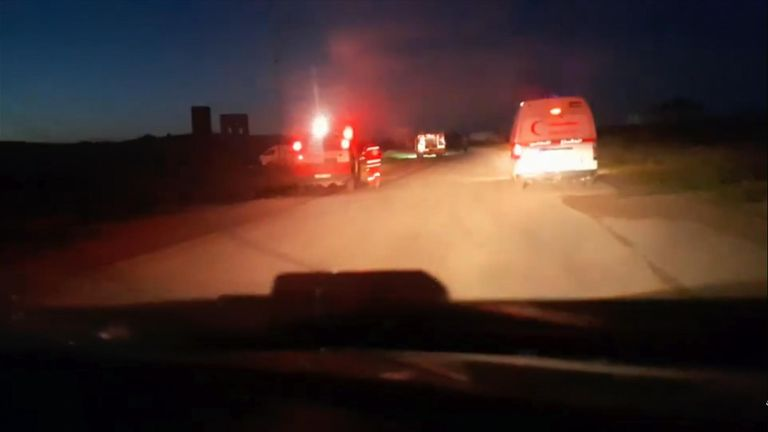 美媒曝光医护人员在加沙遭枪击视频后，以军承认“误将”急救车队视为威胁并开火  第2张