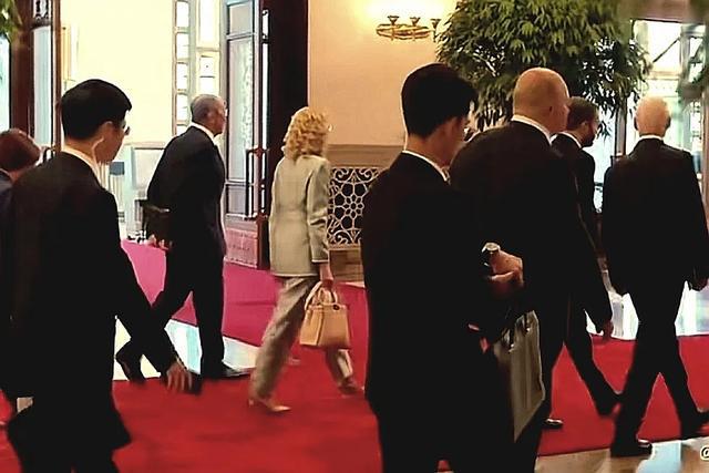 央行秘书局副局长李果接受审查调查的简单介绍  第1张