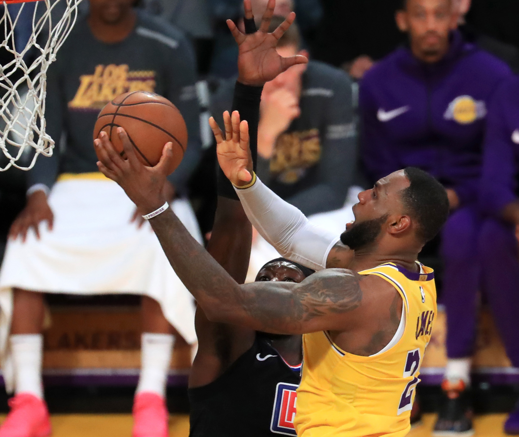 nba季前赛湖人今天比赛(nba季前赛湖人今天比赛回放)  第2张