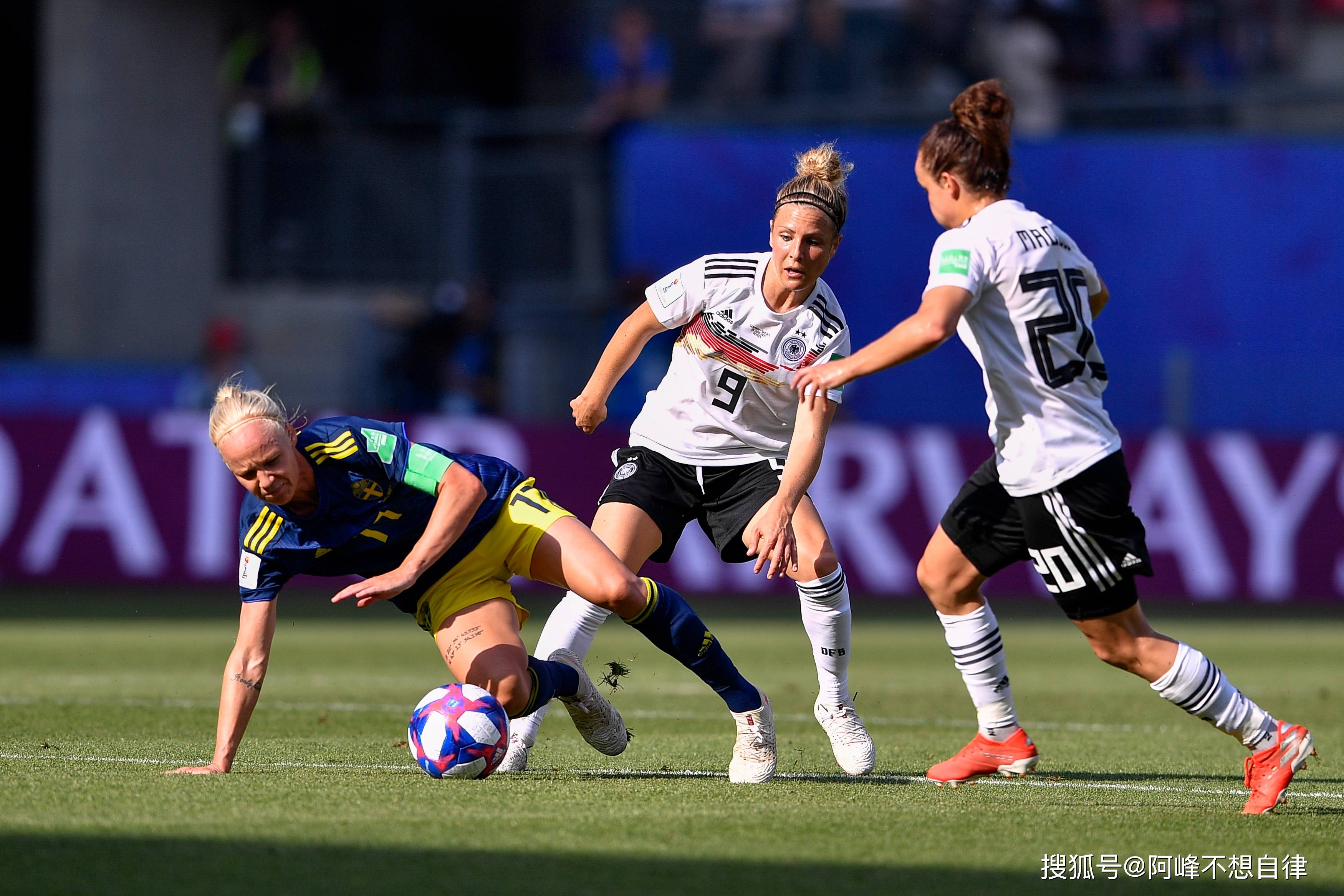 中国女足vs美国女足决赛(2021中国女足对美国女足全场回放)  第1张