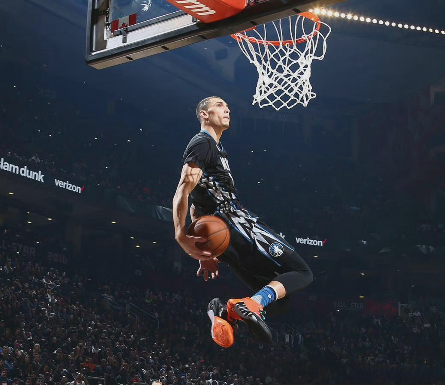 nba扣篮大赛十大扣篮(nba史上最精彩的扣篮大赛)  第1张