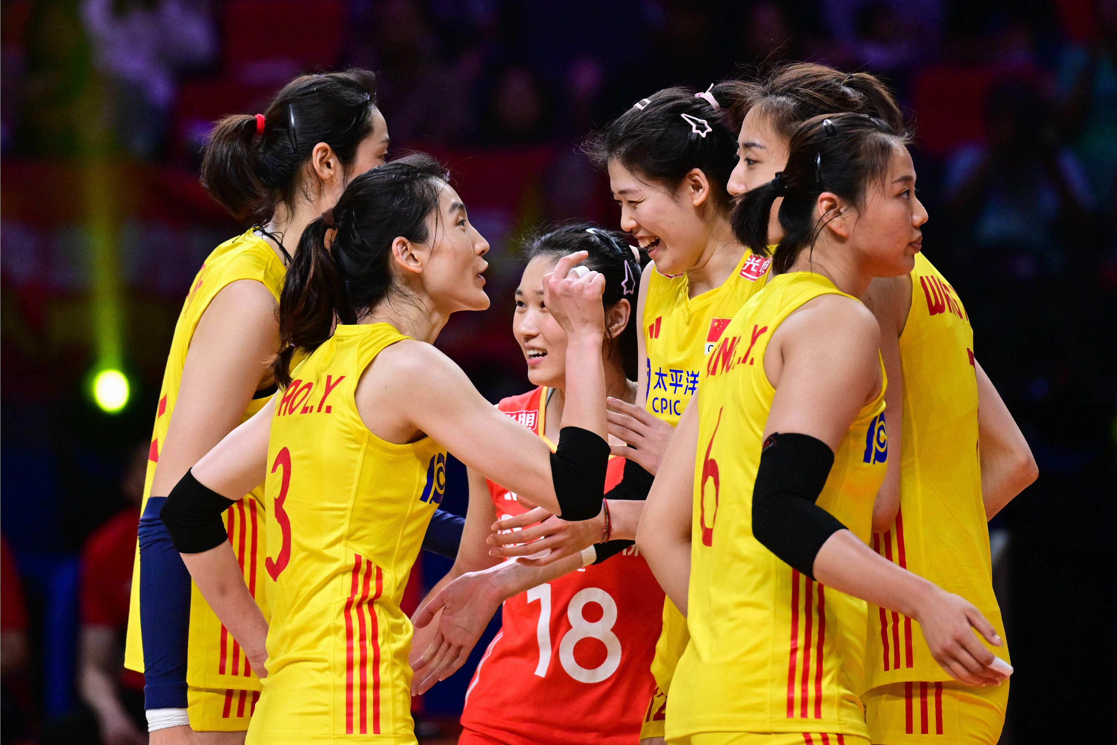 中国女排今天排球比赛(中国女排今天排球比赛直播时间)  第1张