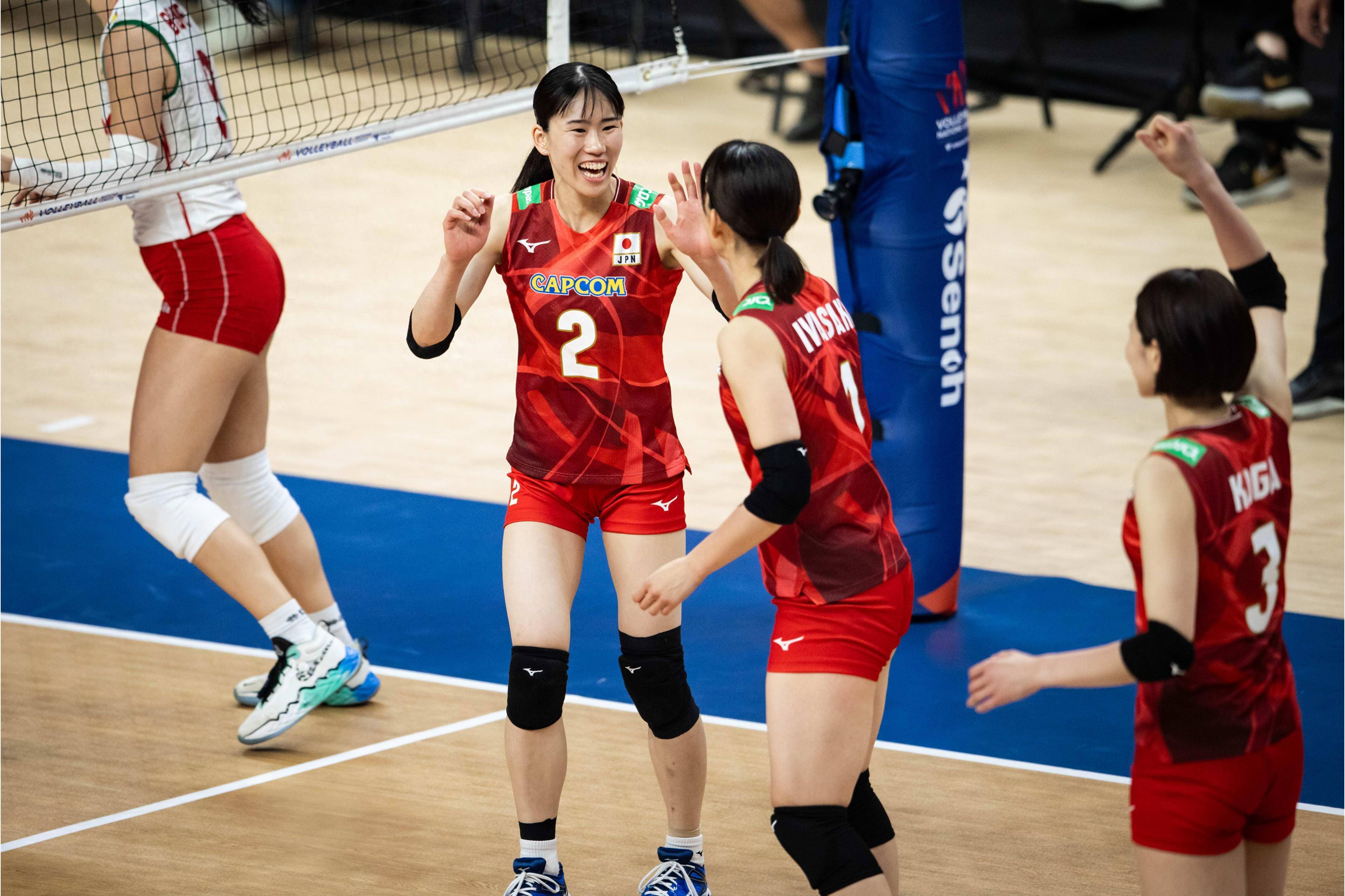 中国女排1比3不敌巴西女排(中国女排1比3不敌巴西女排视频回放)  第2张