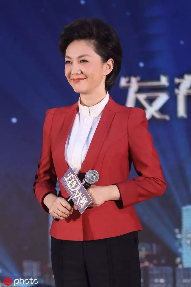 央视欧洲杯女主持人(央视欧洲杯女主持人有哪些)  第1张
