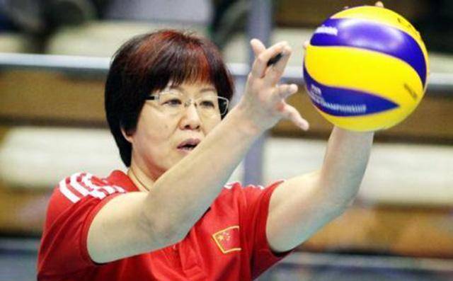 郎平重新签约中国女排主帅(郎平重新签约中国女排主帅是真的吗)  第1张