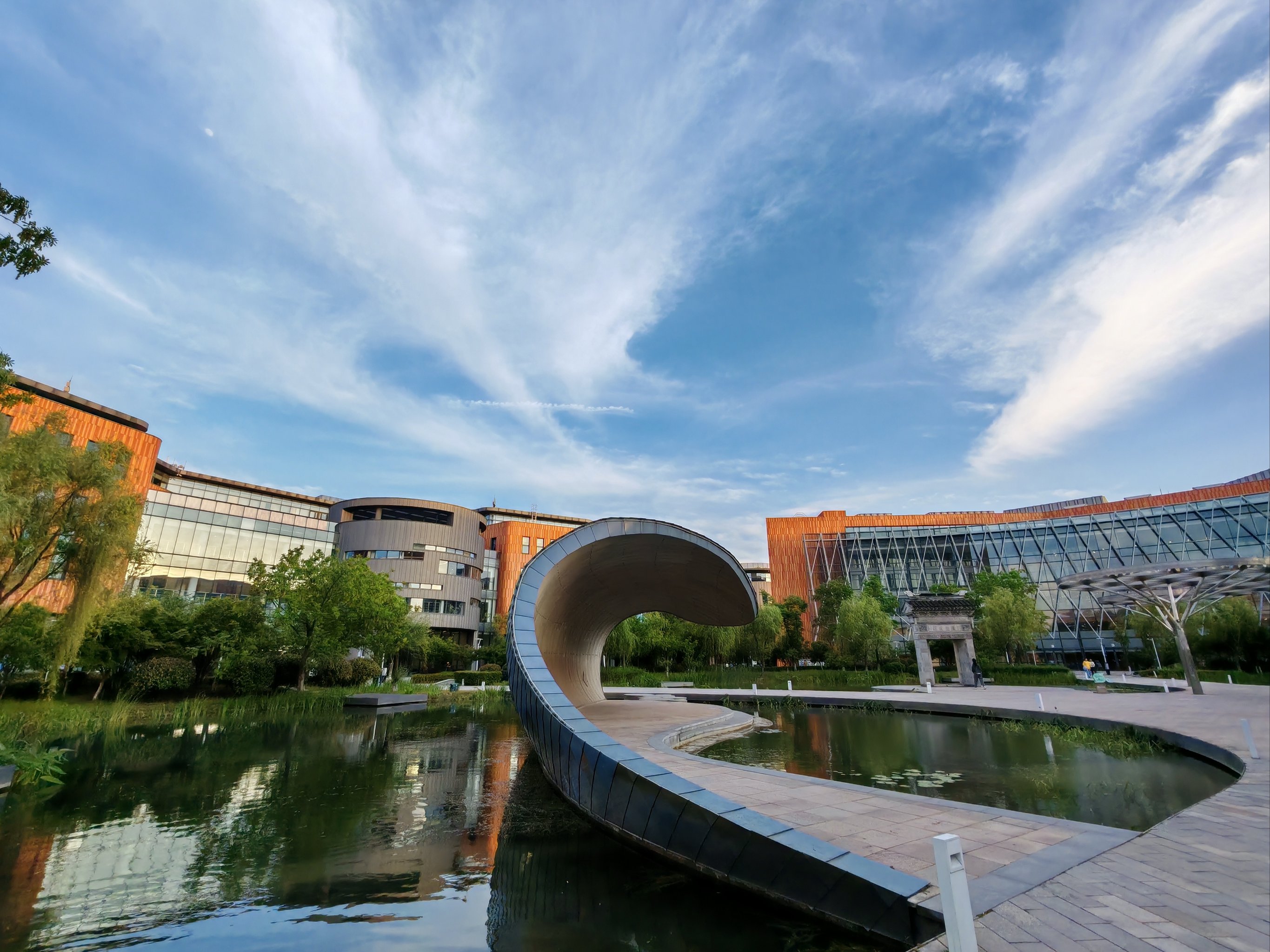 西交利物浦大学怎么样(西交利物浦大学怎么样好考吗)  第2张